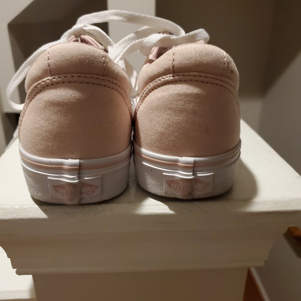 Vans-Like New! - Picture 3 of 6